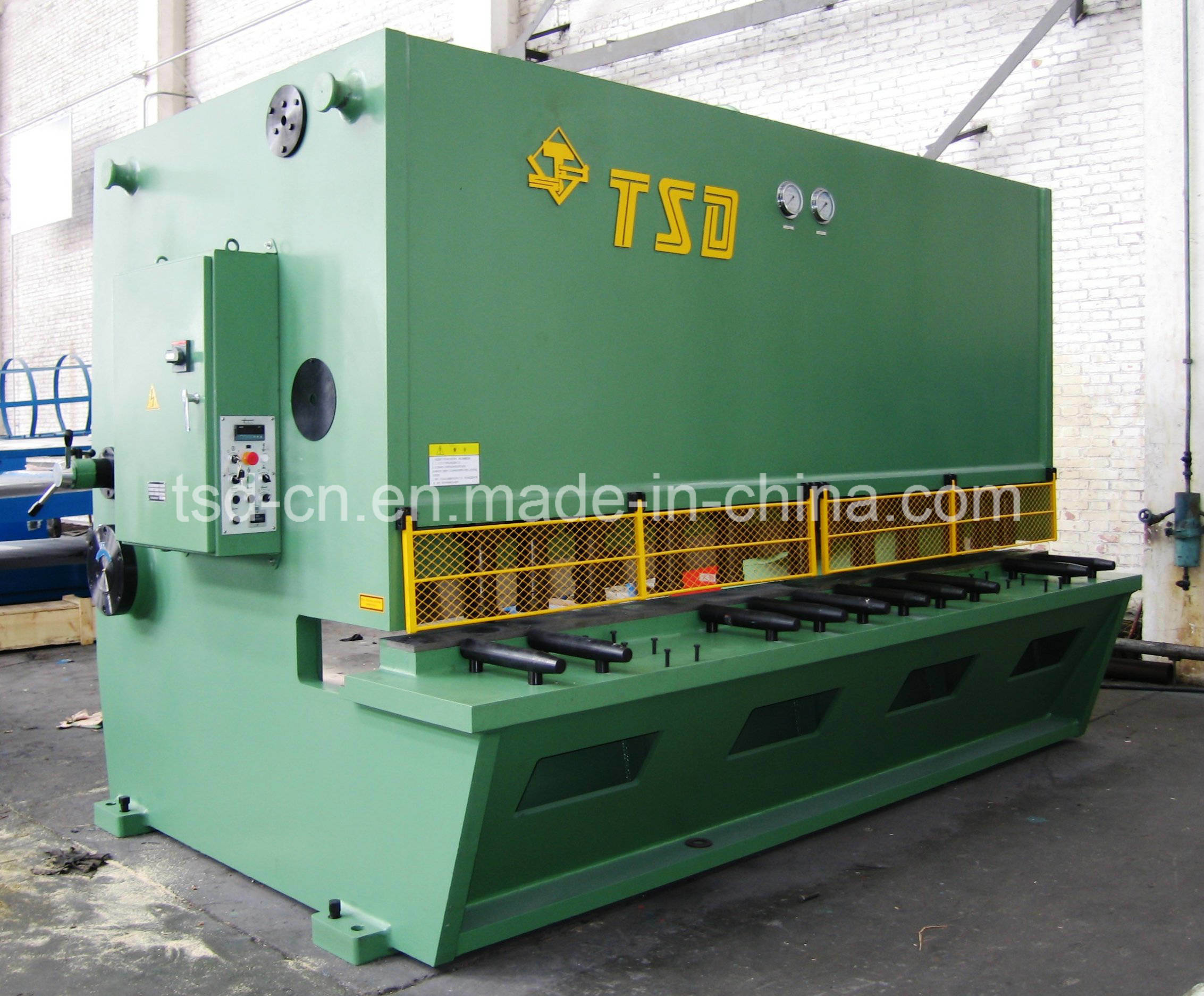 Hydraulic Shearing Machine Used to Shear Thick Steel Plate (QC12Y-32*3200)