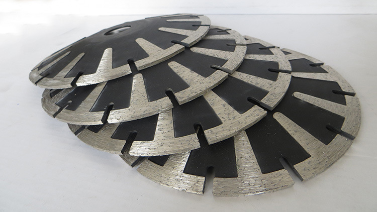 T Segmented Concave Saw Blade for Curves Cutting Dry Cutting