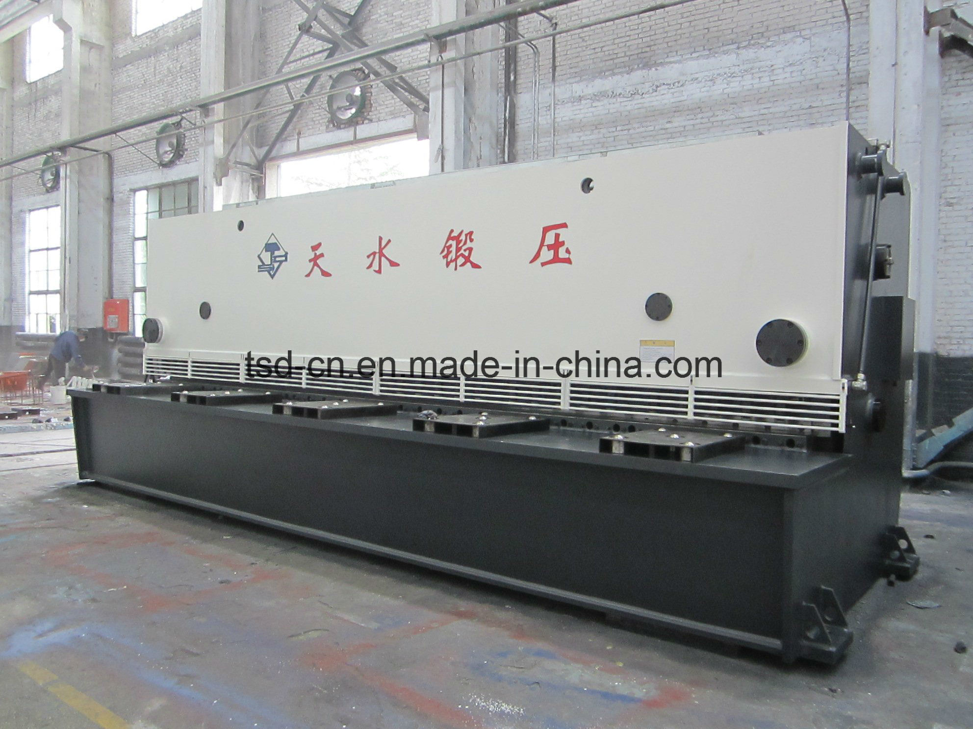 Hydraulic Guillotine Shearing Machine to Shear 6m Steel Plate (QC11Y-8X6000)
