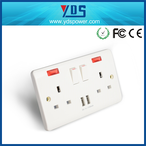 Hot Sales Product 5V2.1A Dual USB Electric Switch Socket for UK Type
