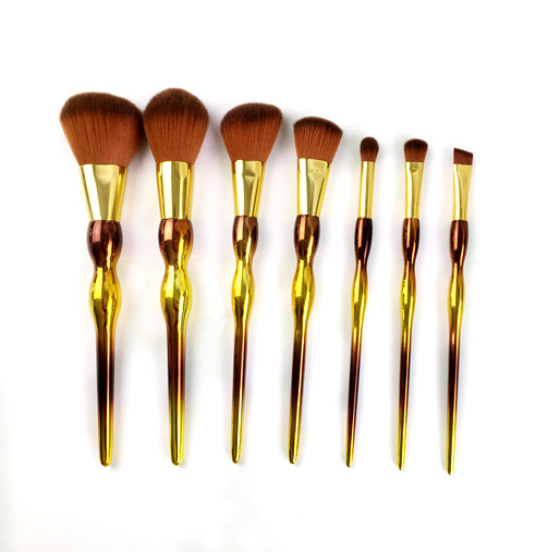 7 Gourd Shape Brown Concealer Cosmetic Brush Set