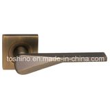 Zinc Alloy Door Lock Handle on Rosettes 153.15540