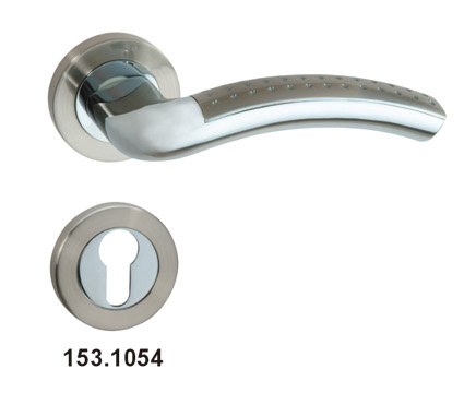 Zinc Alloy Door Lock Handle on Rosettes 153.1054