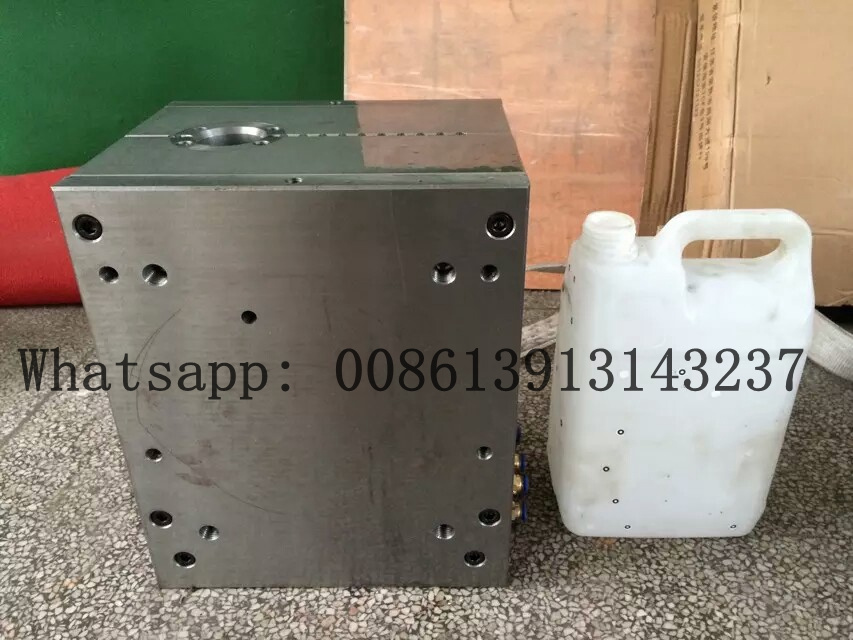 High Quality Extrusion Blowing Mould for Blow Molding Machine / Bottle Jerry Can Moulds