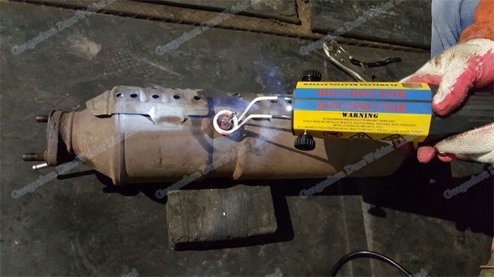 Hand Hold Automobile Rust Nuts Removing Tool