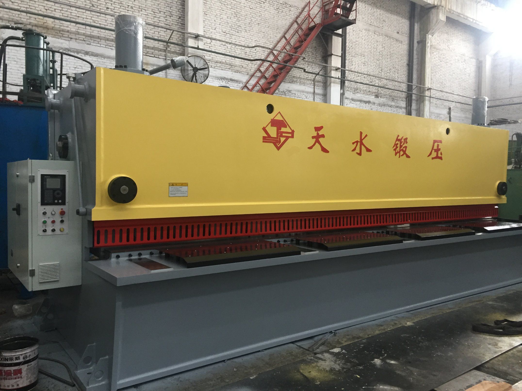 Guillotine Shear Machine with Adjustable Cutting Angle (QC11Y-10X6000)