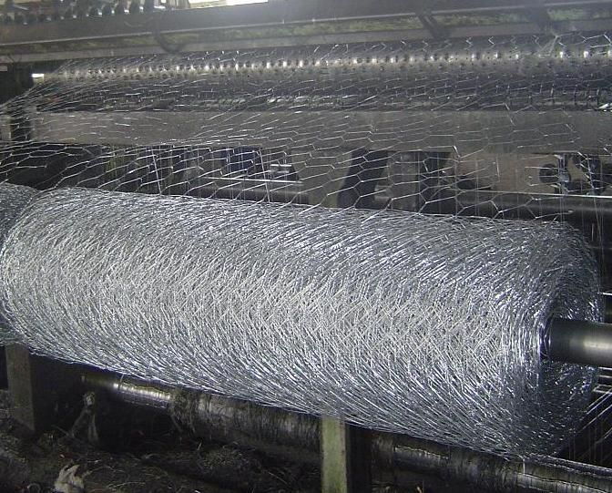 Low Carbon Steel Wire Galvanizing After Weaving Hexagonal Wire Mesh Used for Building
