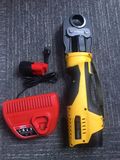 Battery Crimping Tool for Pex Al Pex Pipes 16mm to 32mm (TH or U profile) Pex Press 